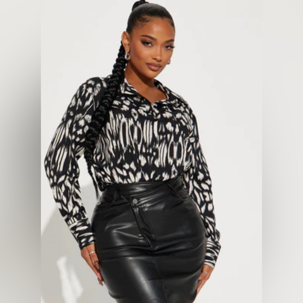Fashion Nova Office Flirt Shirt - Black/White- Size M
